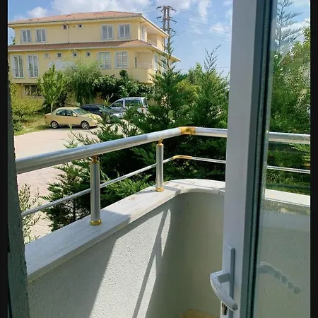 Havalimanina 10 Dakika Uzaklikta Villa/oda+kahvalti * Arnavutkoy